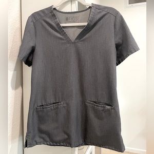 FIGS Technical Collection Scrub Top Casma Gray Graphite Size Small Three Pocket